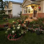 Beautiful Room Near Jfk And Close To Laguardia Airports