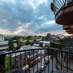 The Avenue Plaza
