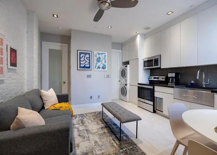 Cozy & Convenient Midtown Apartment!