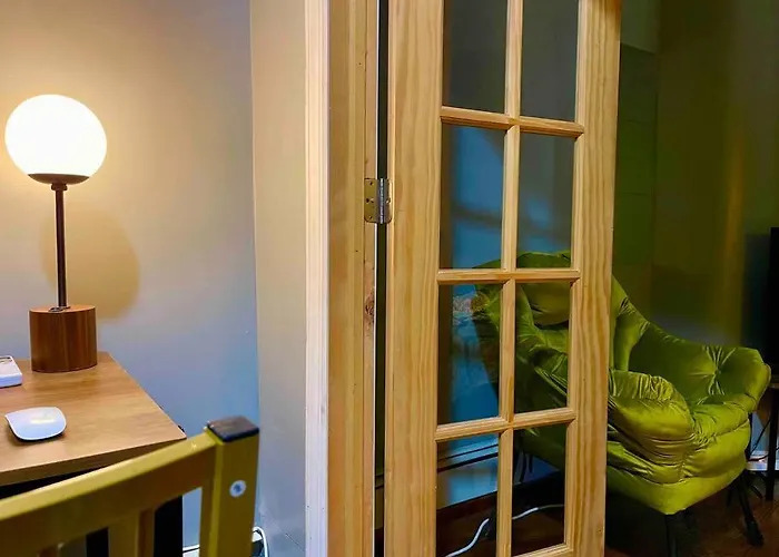 Cozy Studio Staycation - Brooklyn Close To Train Stations