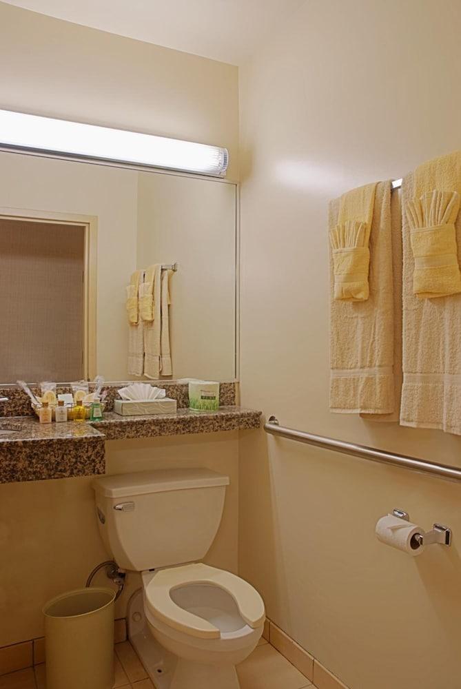 Brooklyn Motor Hotel