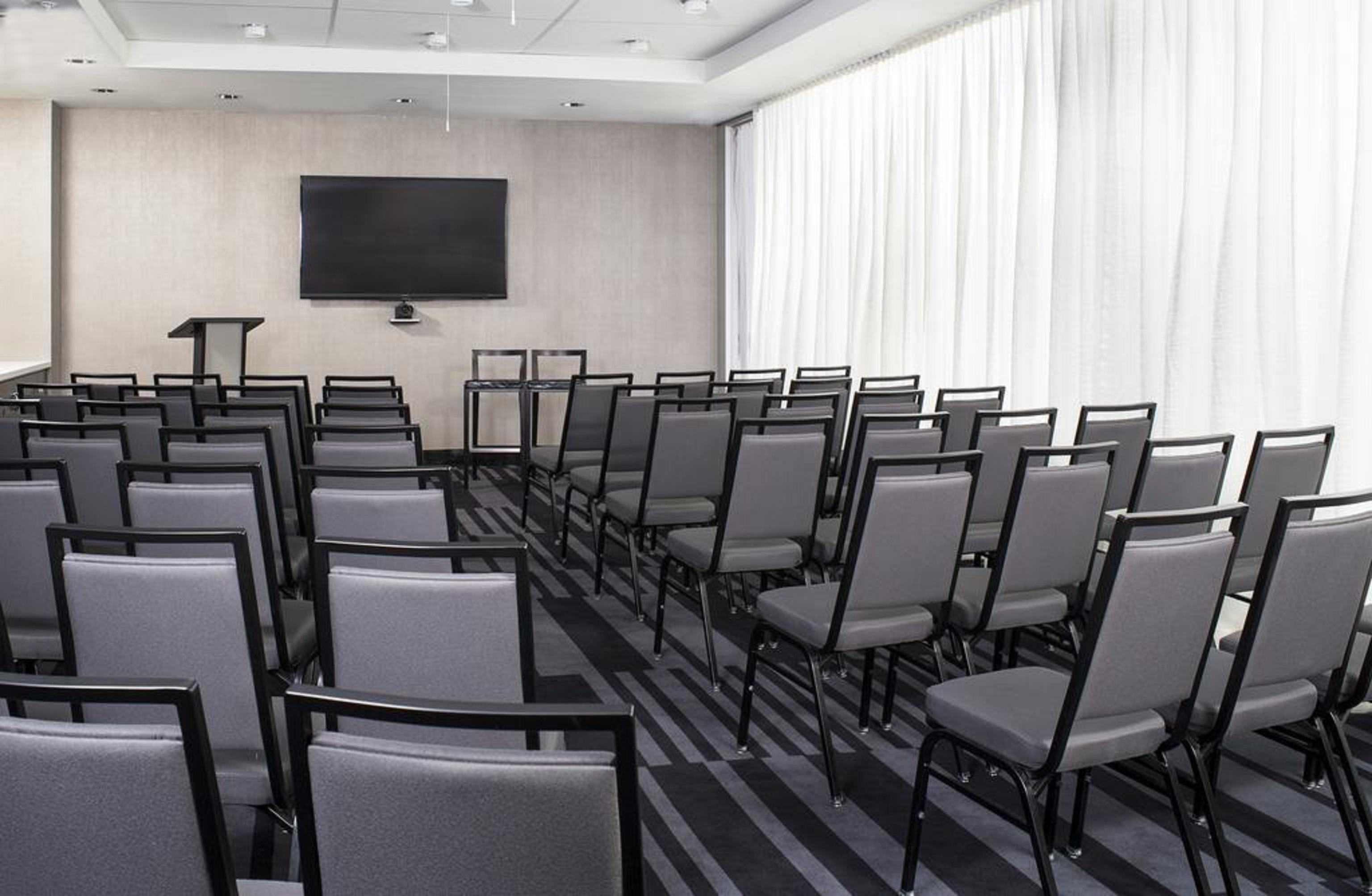 Courtyard By Marriott Manhattan/central Park Hotel 4*