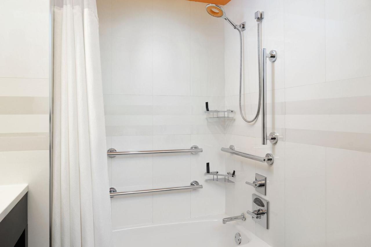 Courtyard By Marriott Manhattan/central Park New York