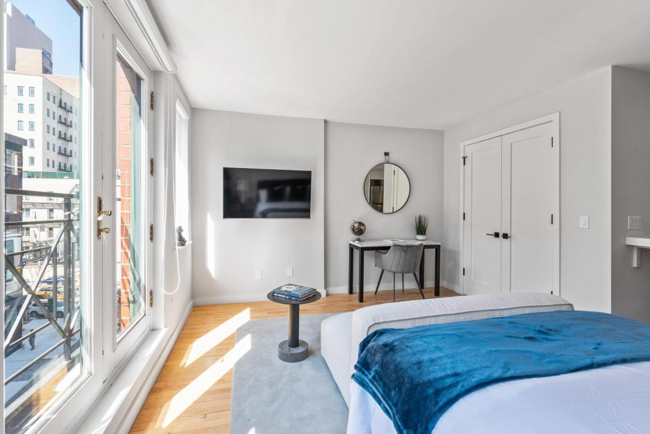 Ferienhaus Luxe Studio In Upper East Side With Charming Juliet Balcony