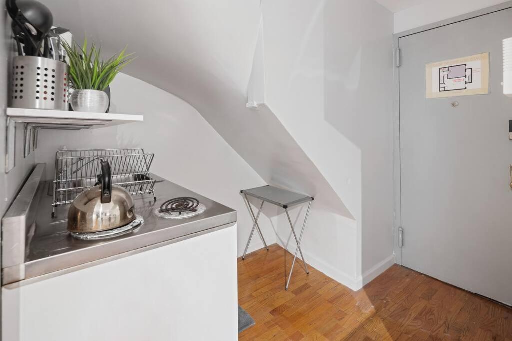 Apartment Haven In Times Square & Nearby Restaurants New York