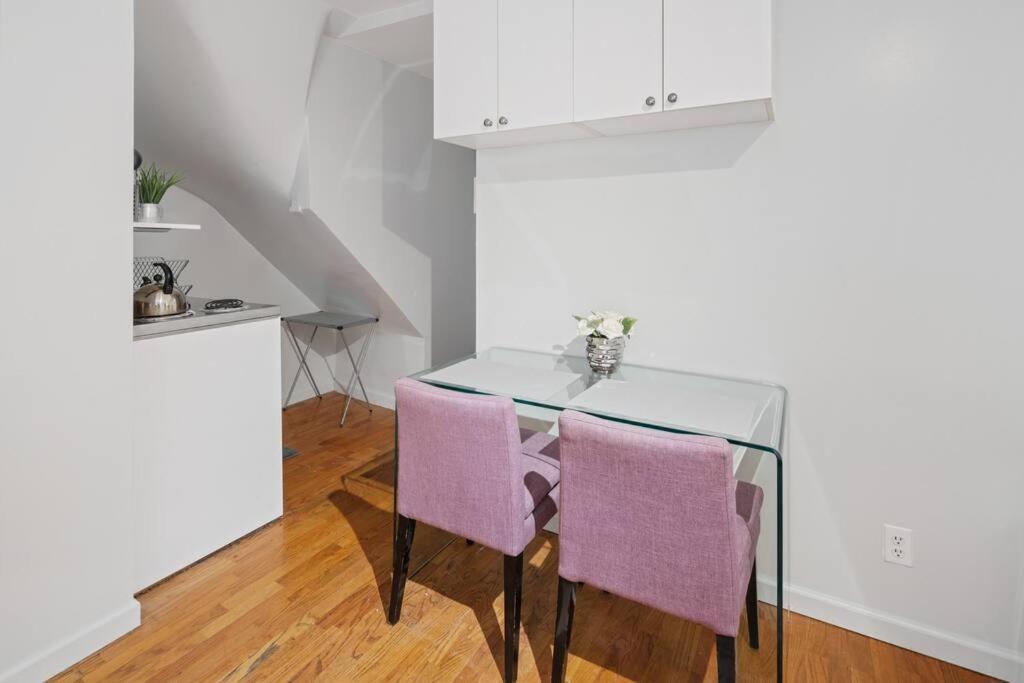 Apartment Haven In Times Square & Nearby Restaurants *