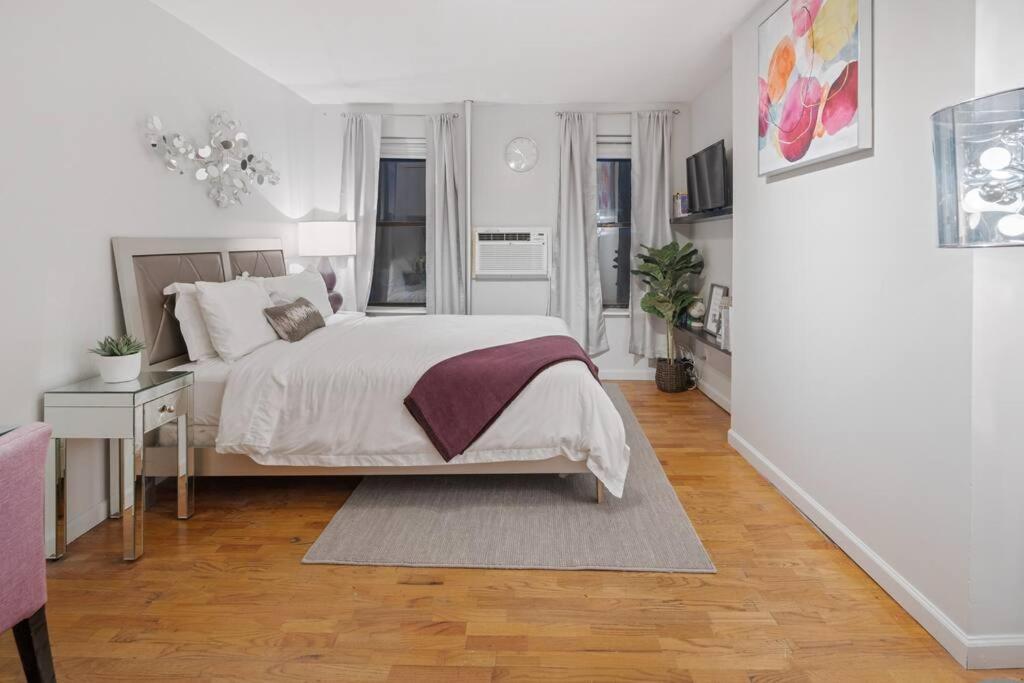Haven In Times Square & Nearby Restaurants