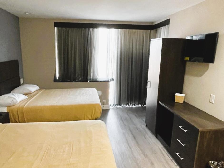 Hotel Royal Bronx New York