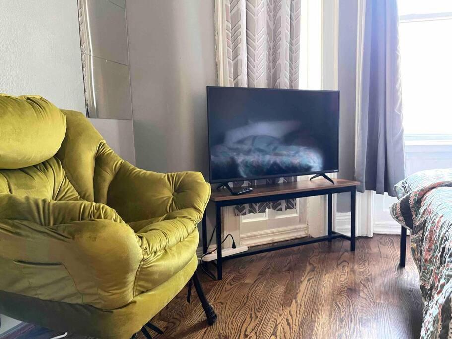 Cozy Staycation - Brooklyn Close To Train Stations Apartment