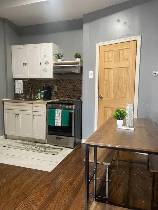 Cozy Staycation - Brooklyn Close To Train Stations