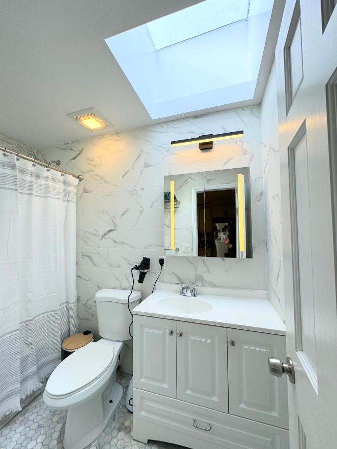 The Waltham Private & Bathroom John F Kennedy Jfk Lga Airport Manhattan Penn Station Bullet-train 15 Min Gasthof *