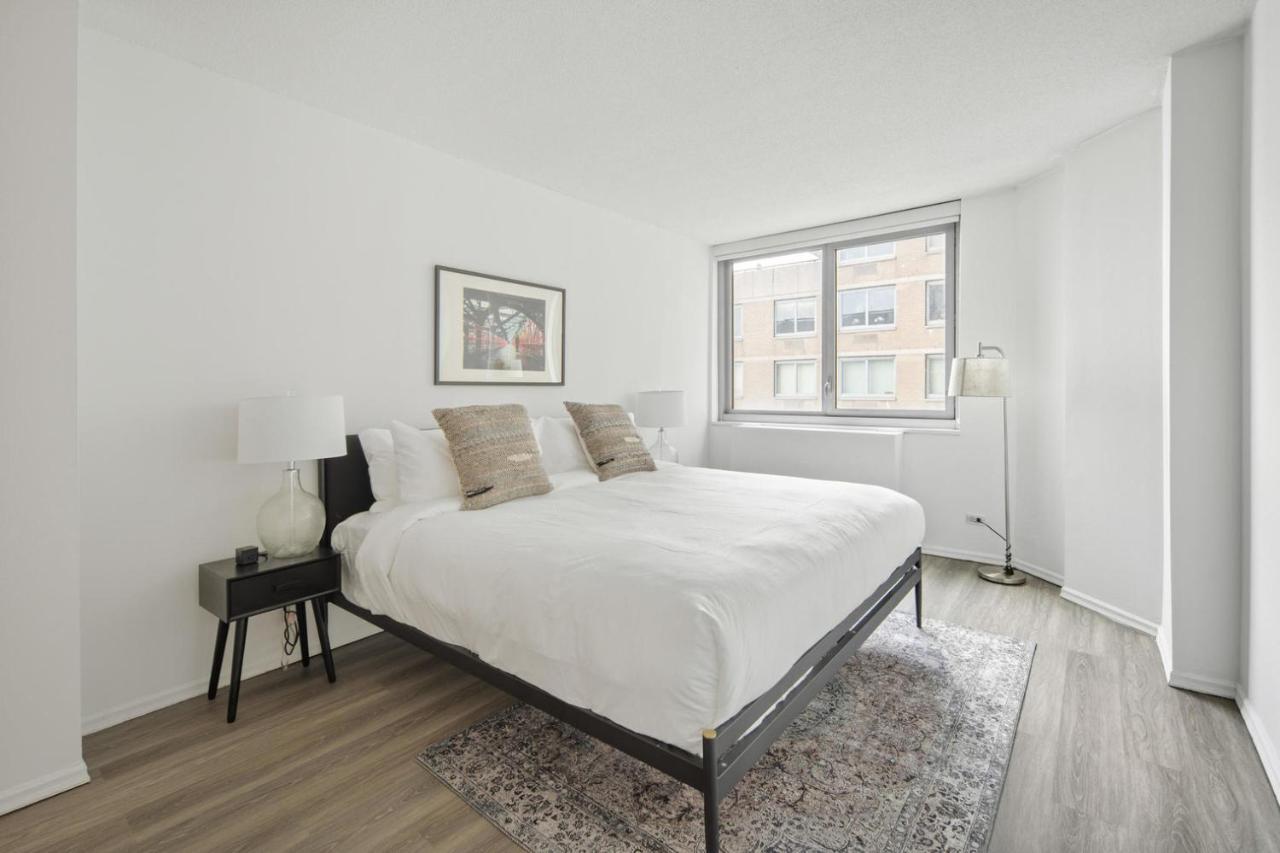 Midtown East 1br W Gym Nr East River Esplanade Nyc-1382 New York