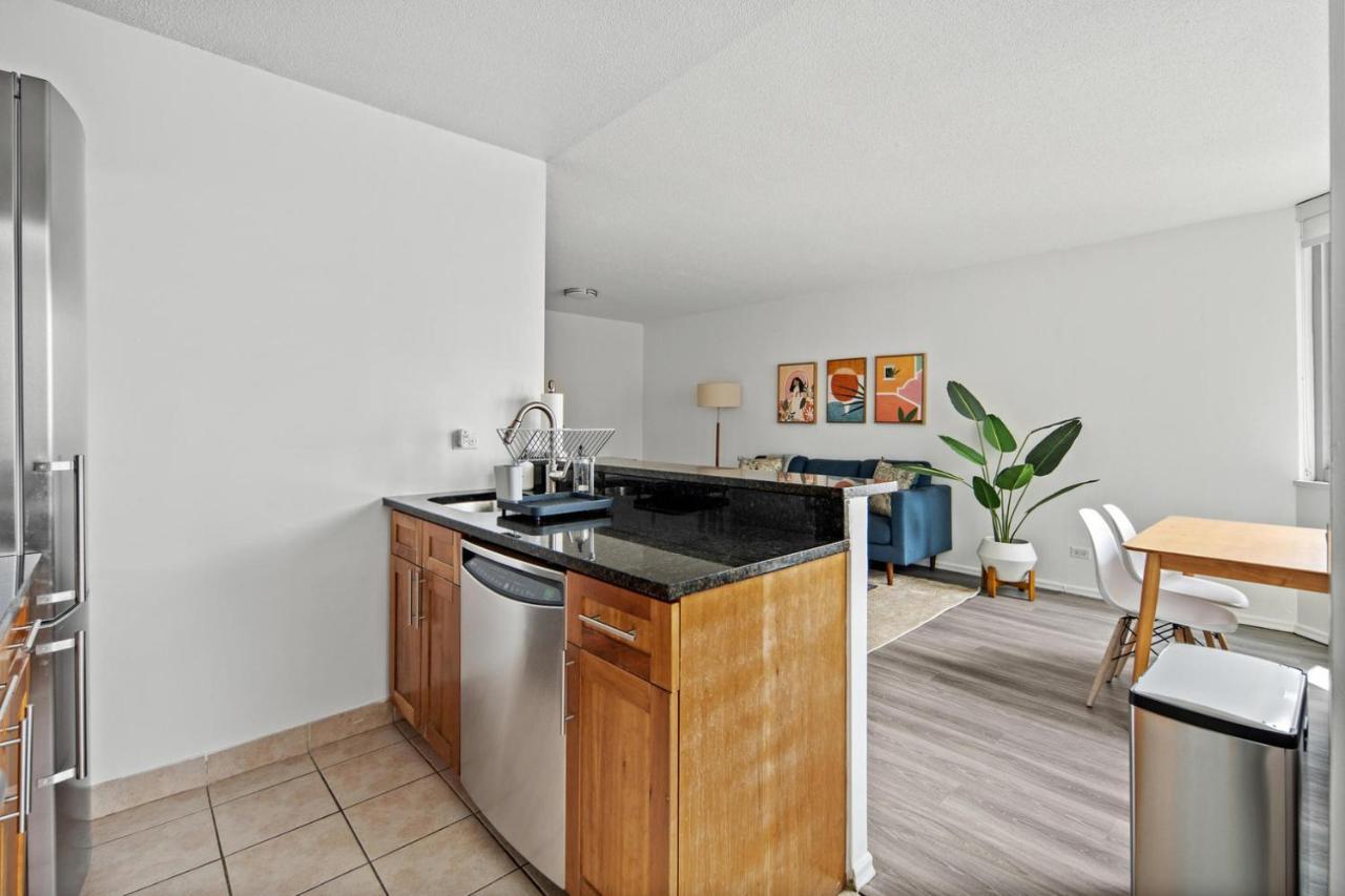 Midtown East 1br W Gym Nr East River Esplanade Nyc-1382 *