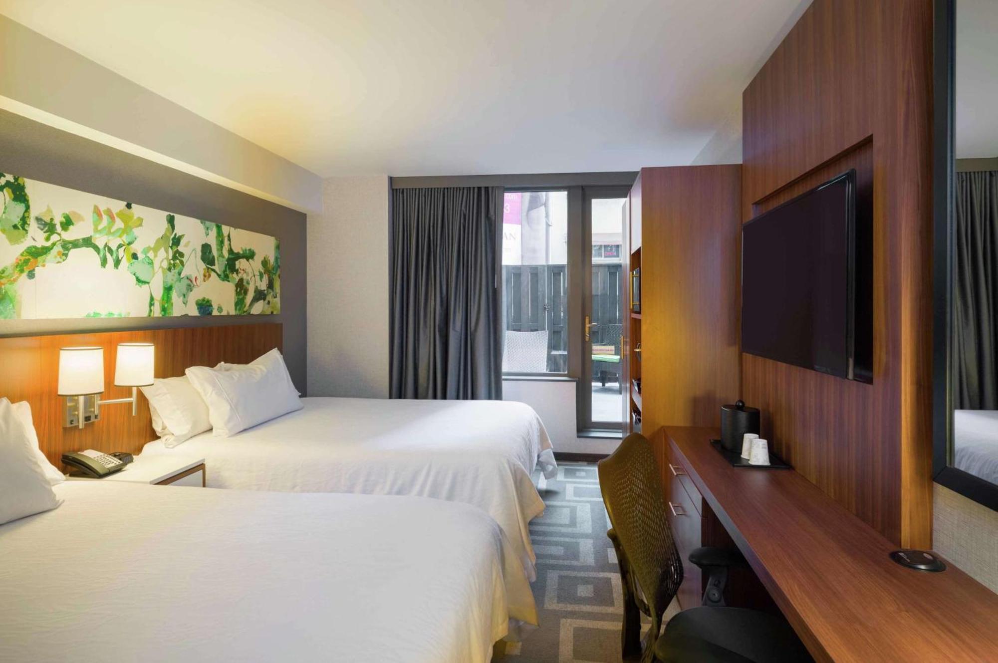 Hotel Hilton Garden Central Park South 3*