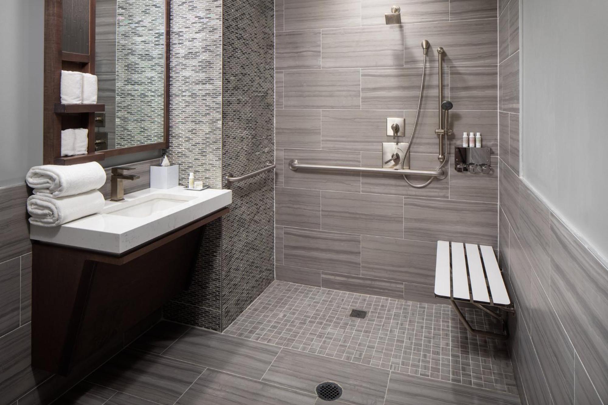 Hotel Indigo Flushing - Laguardia 4*