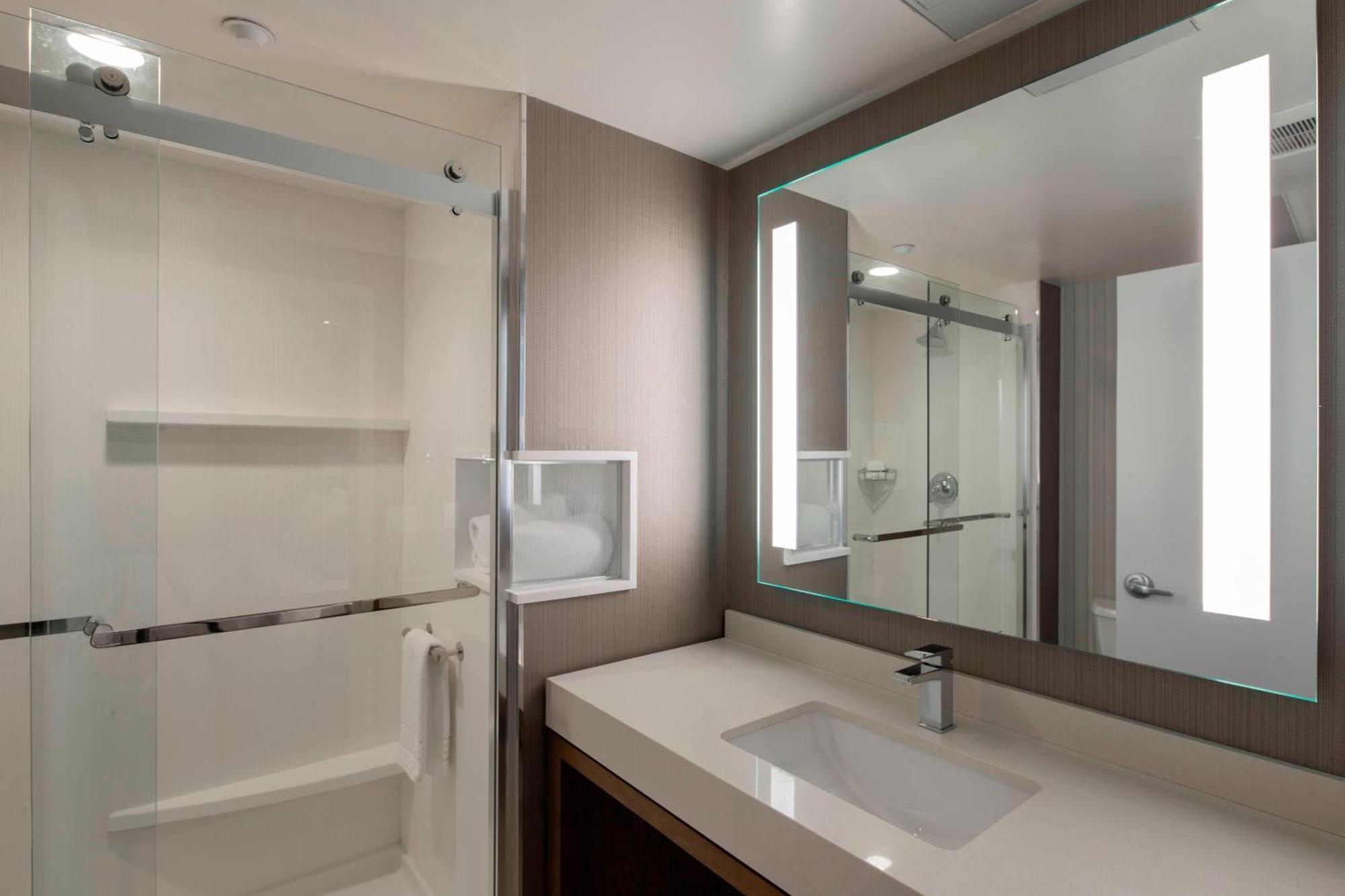 Courtyard By Marriott Queens/fresh Meadows 3* New York