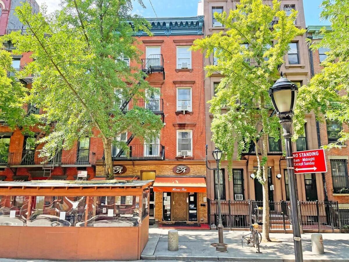Haven In Times Square & Nearby Restaurants Apartment New York