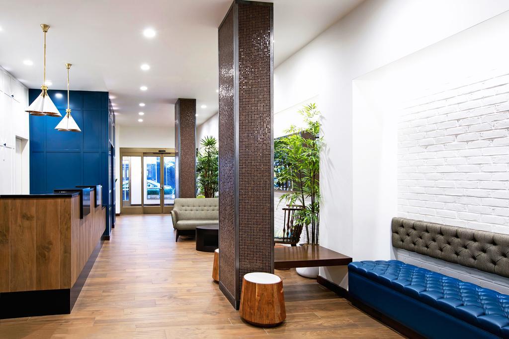 Hotel The At City 3*