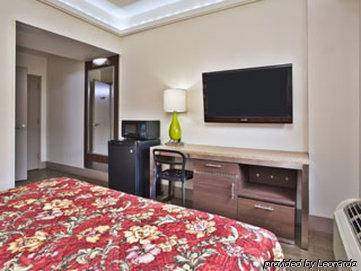 Brooklyn Motor Hotel 2*