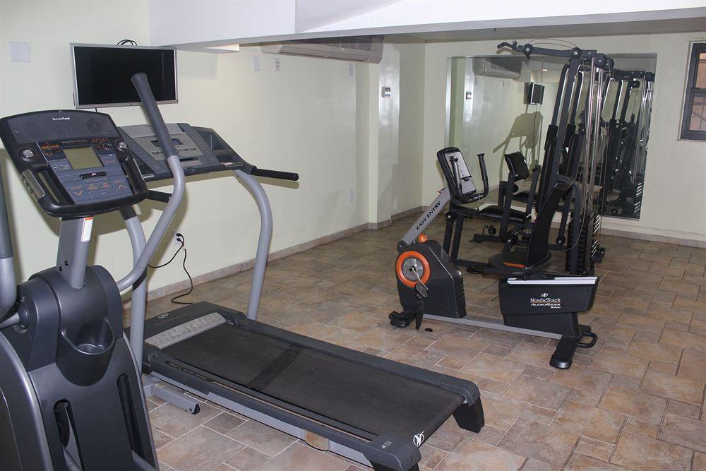 Howard Johnson Queens Village Hotel 2*
