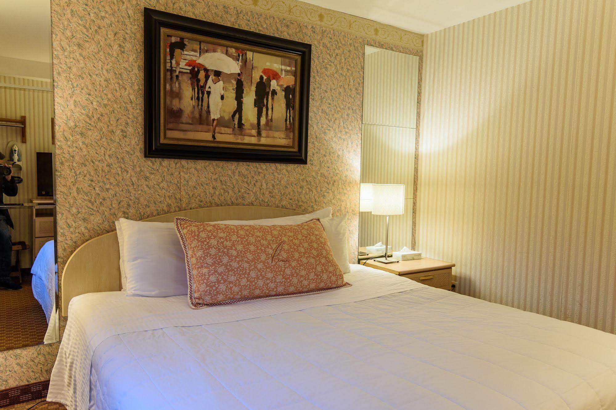 Flushing Central 88 Hotel