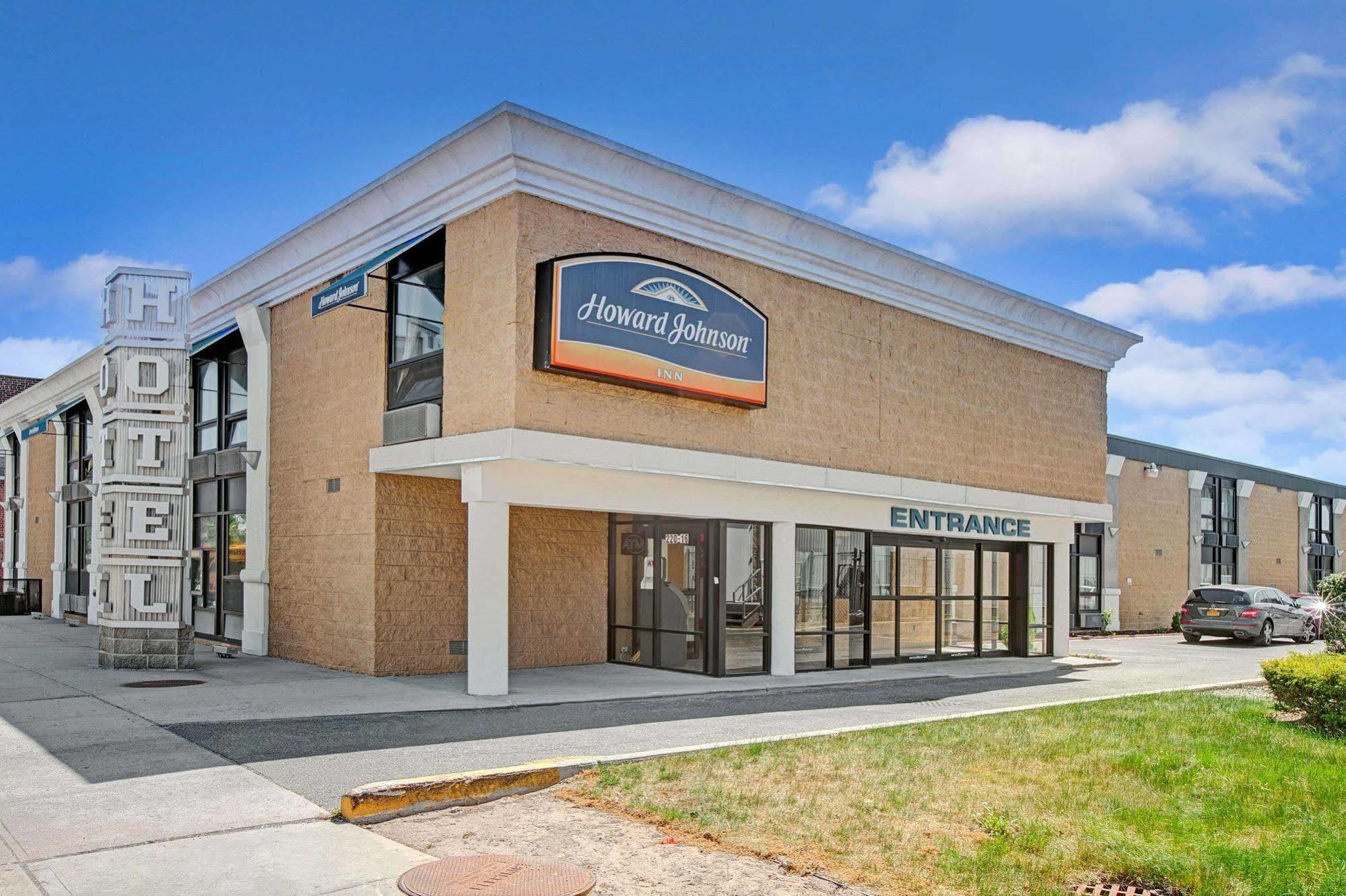 Howard Johnson Queens Village Hotel 2*