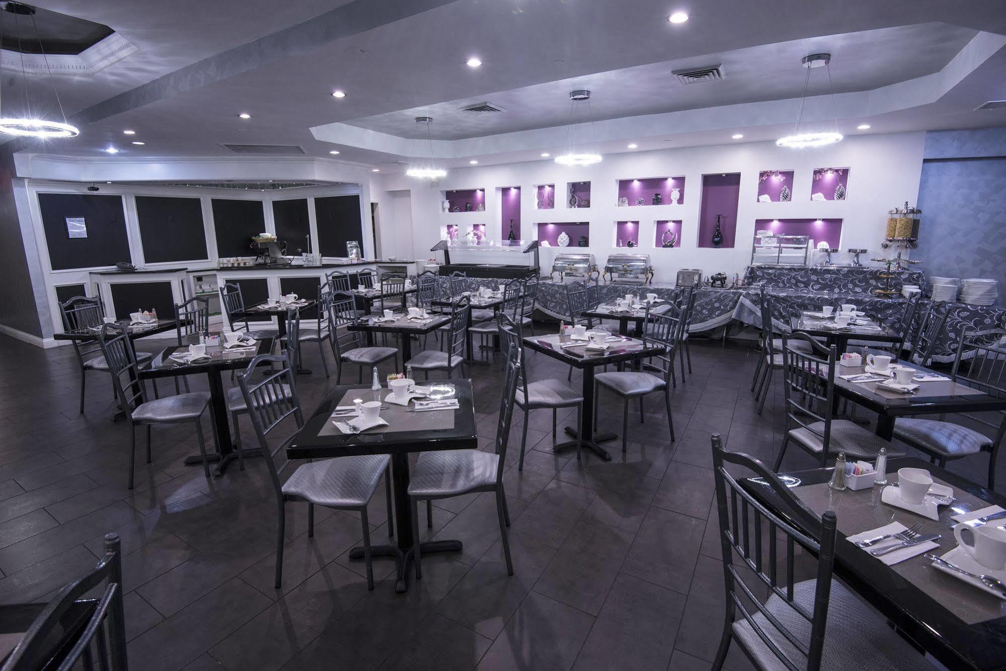 The Avenue Plaza 3*