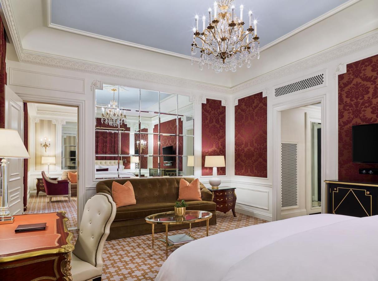 5th & 55th Club Hotel 2*