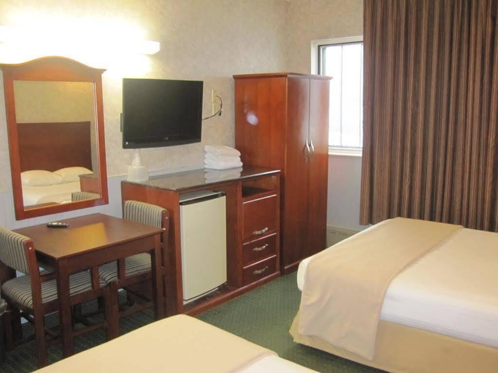 Hotel Jets Motor New York