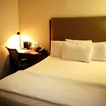 U Hotel Fifth Avenue