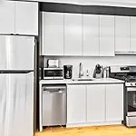 Luxe Studio Ste In Upper East Side With Charming Juliet Balcony