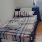 Townhouse Apartment In Oakland Gardens