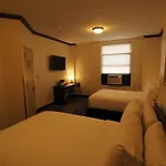 Night Hotel Broadway