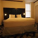 Night Hotel Broadway