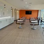 Super 8 By Wyndham Bronx Near Stadium
