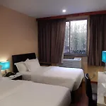 Quality Inn Near Sunset Park