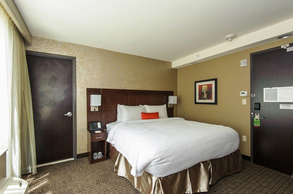 Courtyard By Marriott Times Square West Hotel 3*