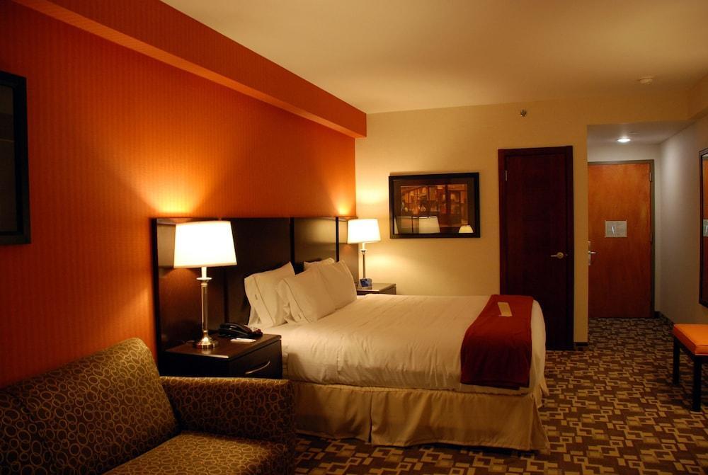 Holiday Express Maspeth By Ihg