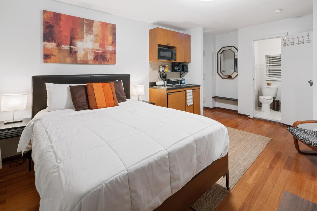 Elevate At Times Square Apartment *