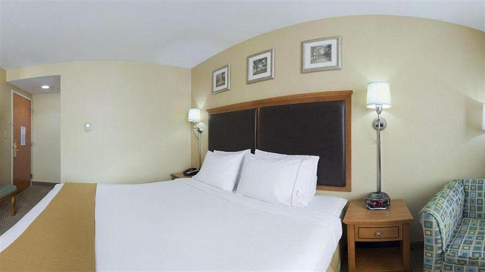 Holiday Express City Chelsea By Ihg Hotel