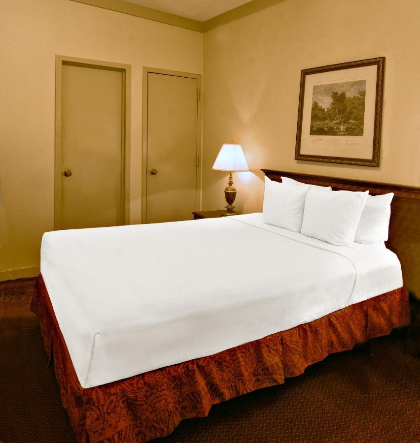 Hotel Night Broadway