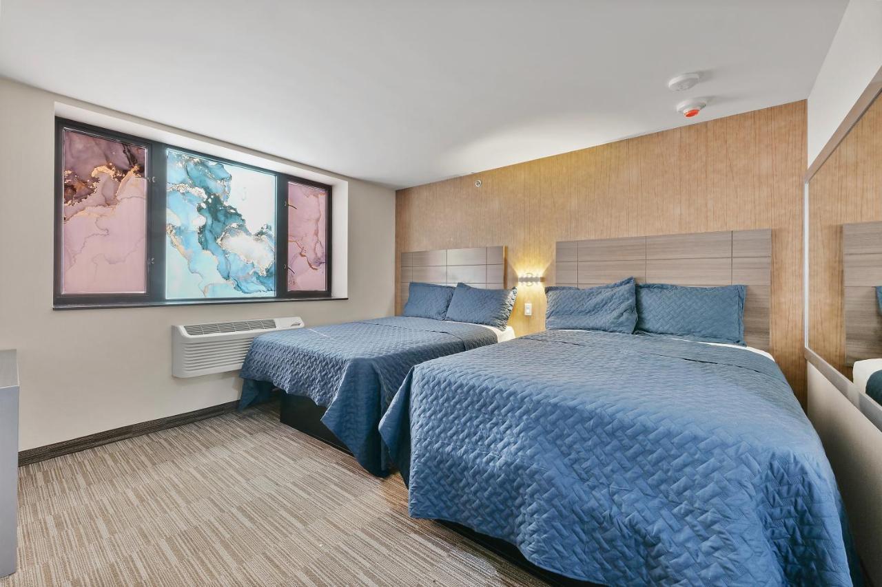 Hotel Casa Blanca Brooklyn