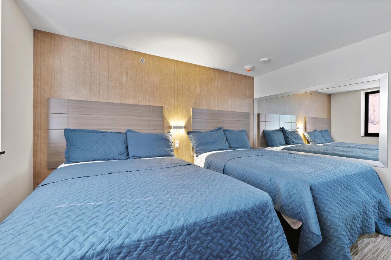 Casa Blanca Brooklyn Hotel New York