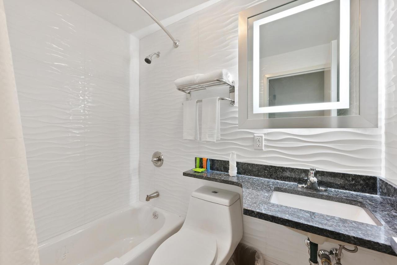 Casa Blanca Brooklyn Hotel New York