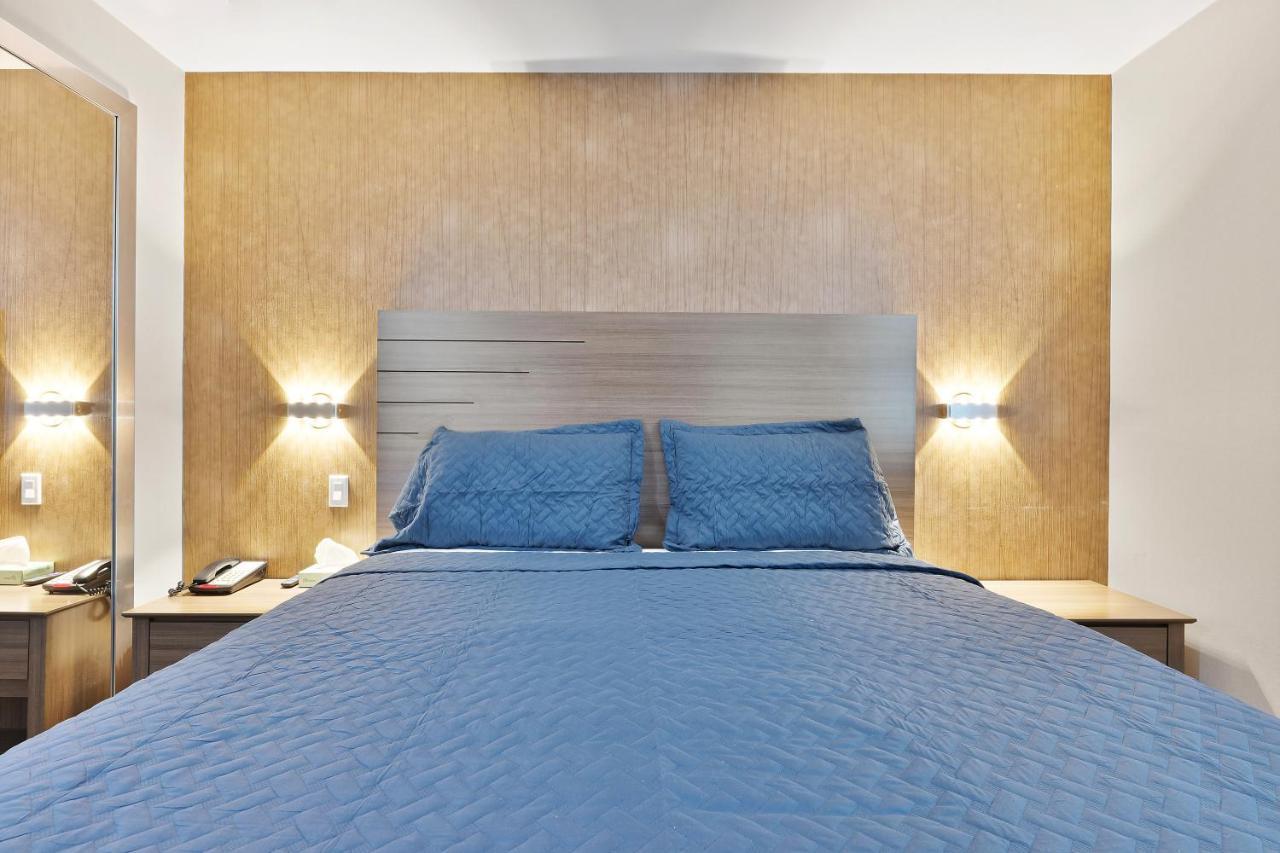Hotel Casa Blanca Brooklyn