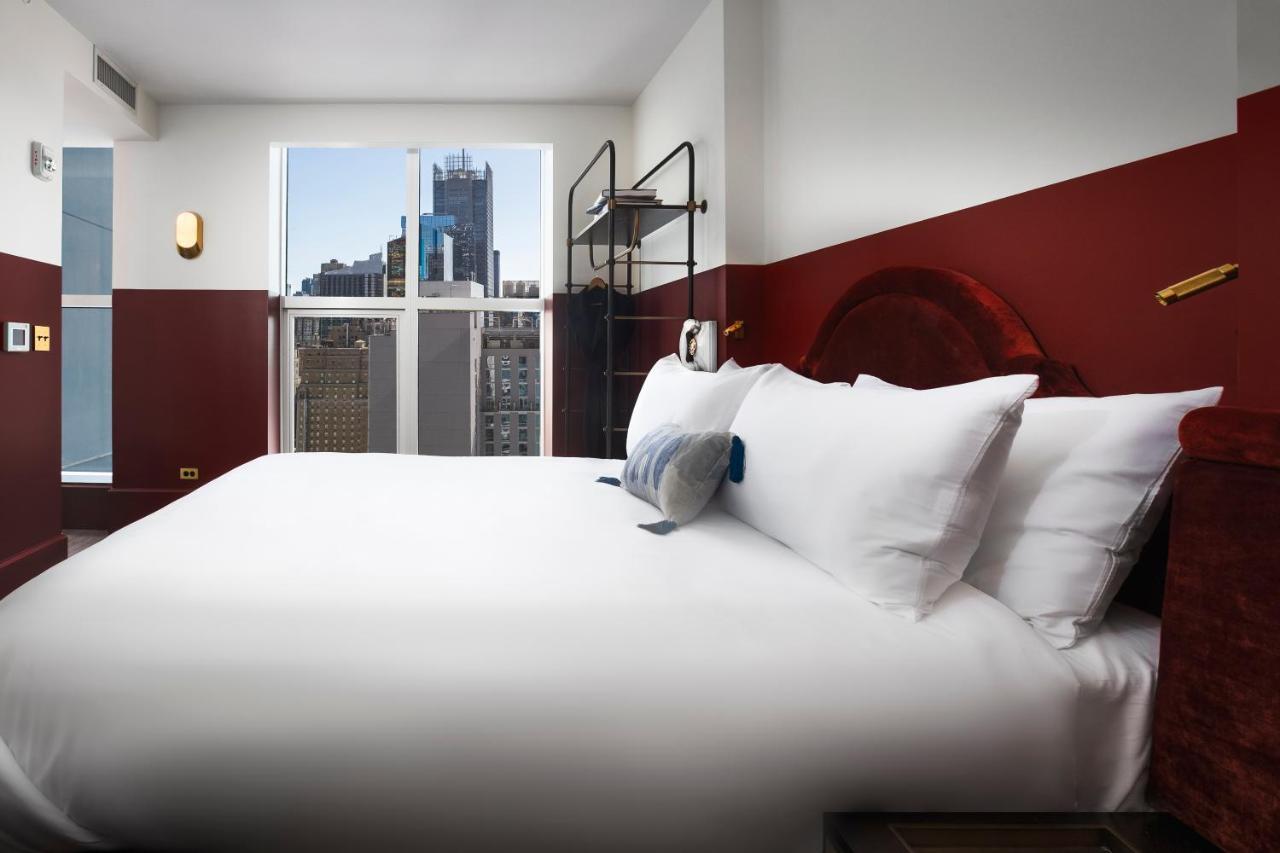 Hotel Civilian