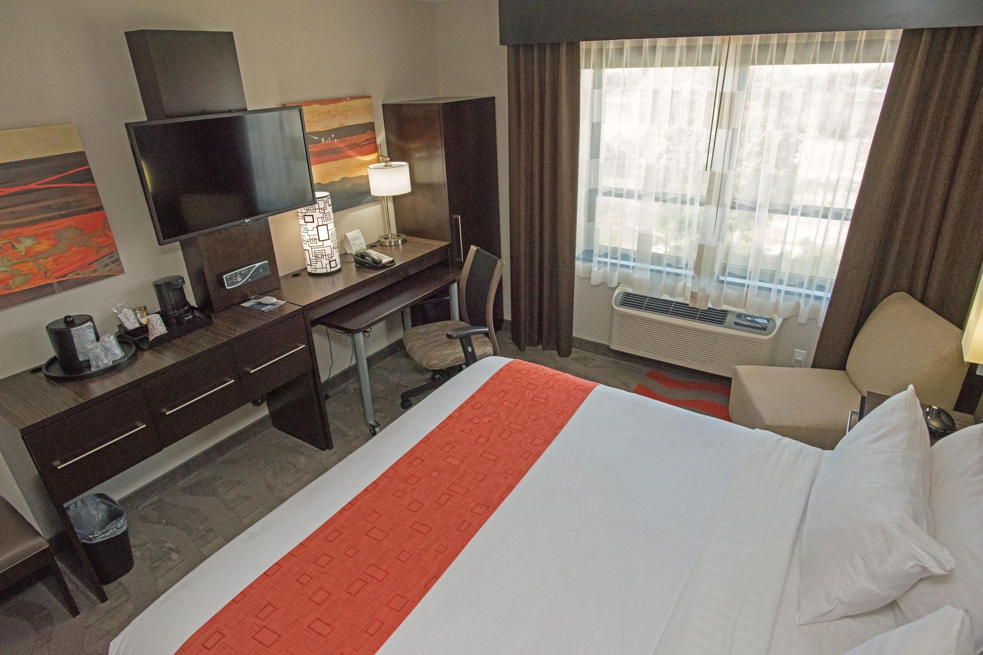 Hotel New York-jfk Airport Area, An Ihg 3*