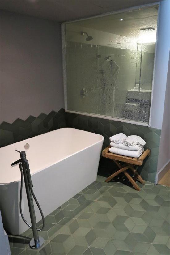 120les House Apartment