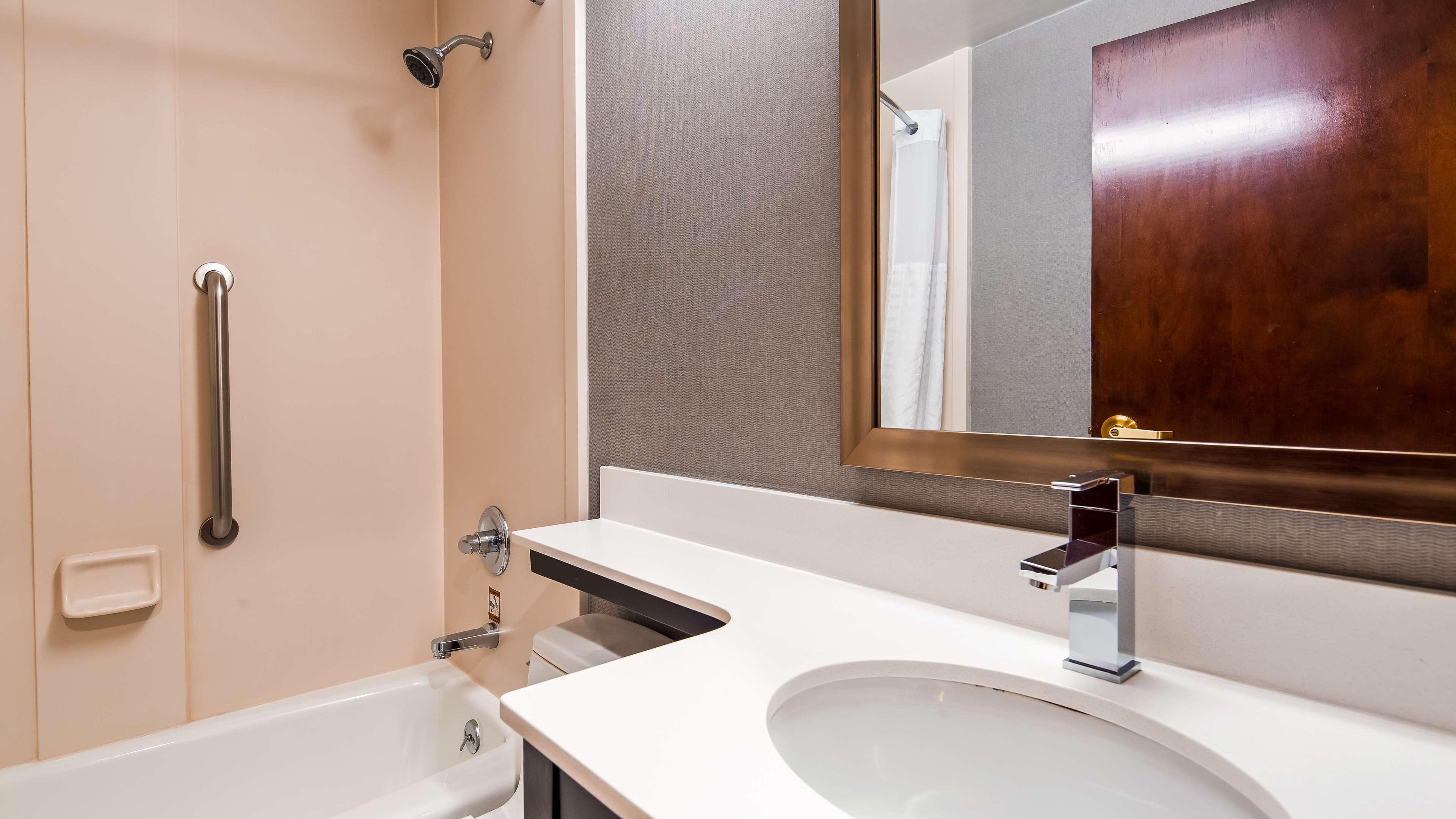 Best Western Jfk Airport Hotel 3*