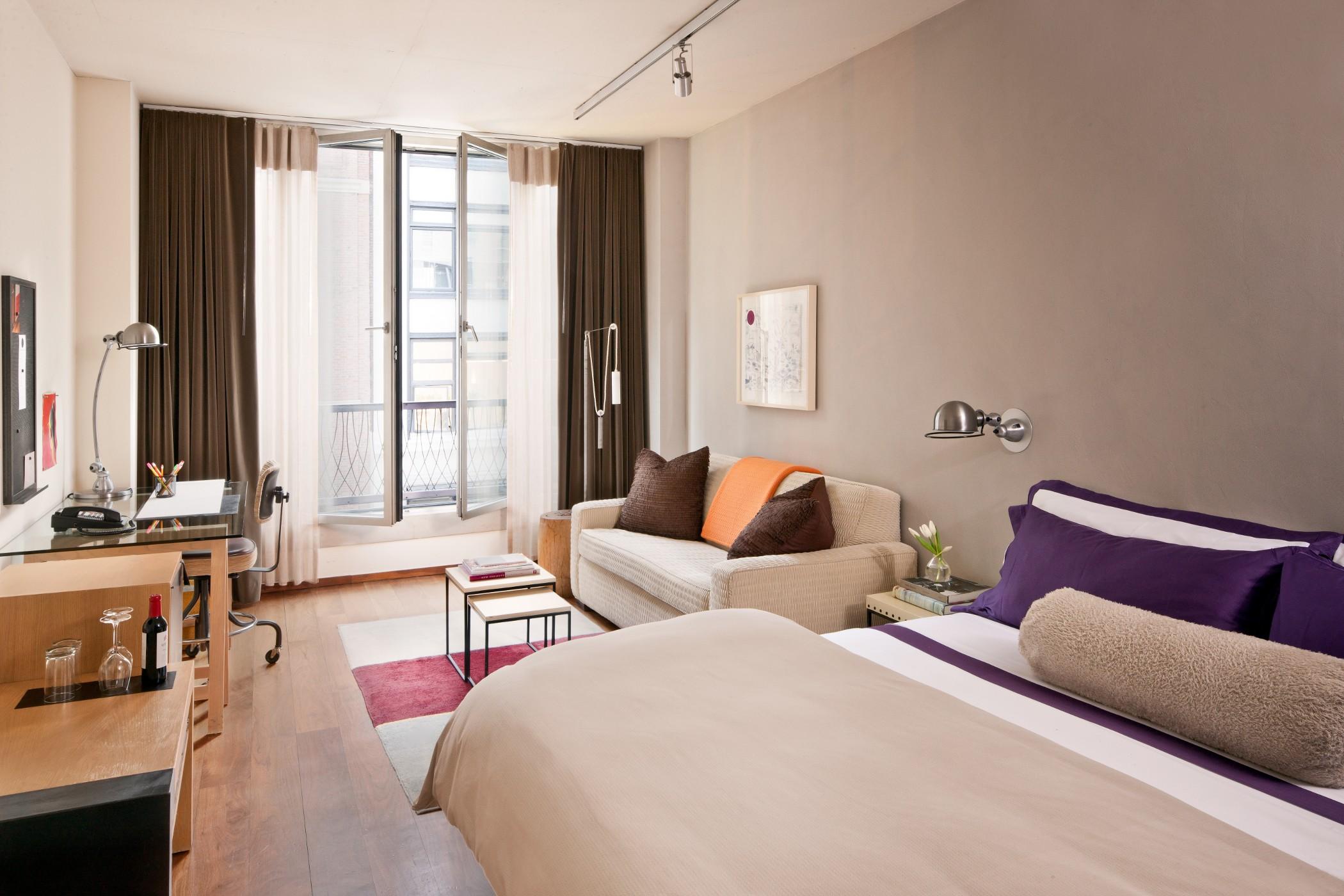Chambers Powered By Sonder Hotel
